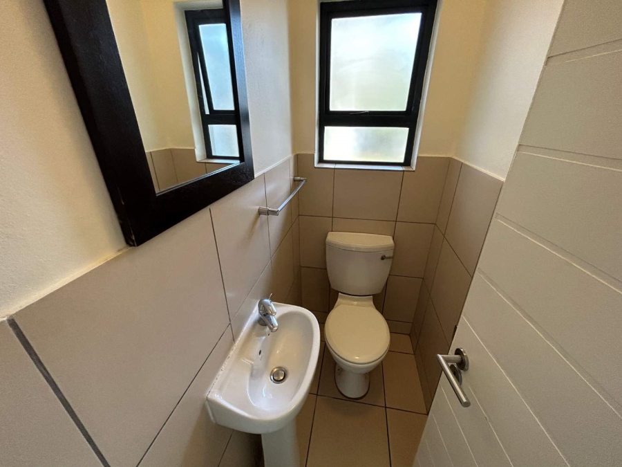 To Let 2 Bedroom Property for Rent in Jackal Creek Golf Estate Gauteng