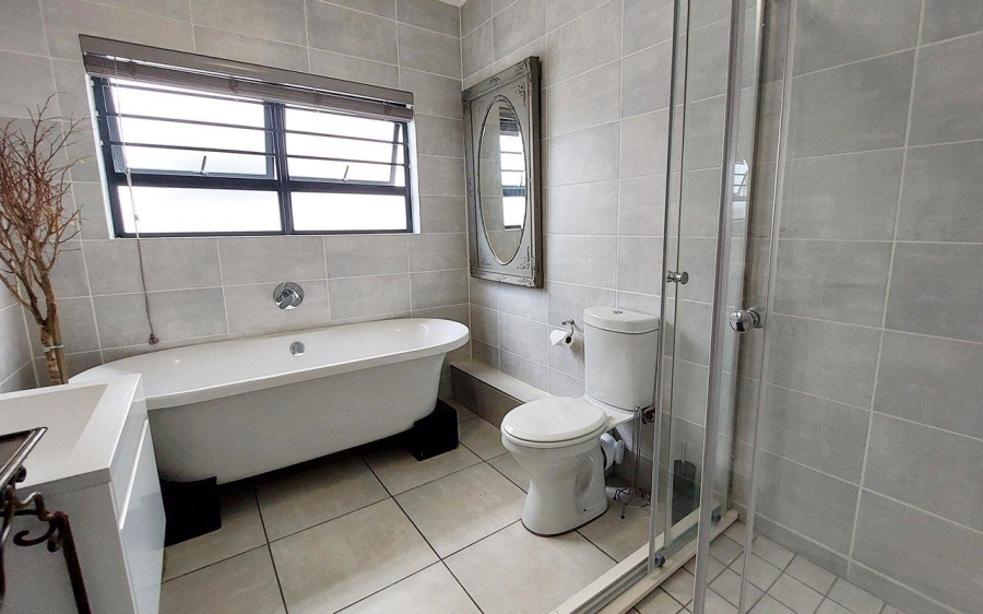 To Let 3 Bedroom Property for Rent in Crowthorne AH Gauteng