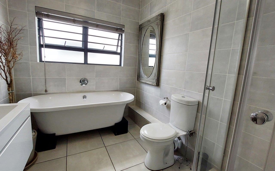 To Let 3 Bedroom Property for Rent in Crowthorne AH Gauteng