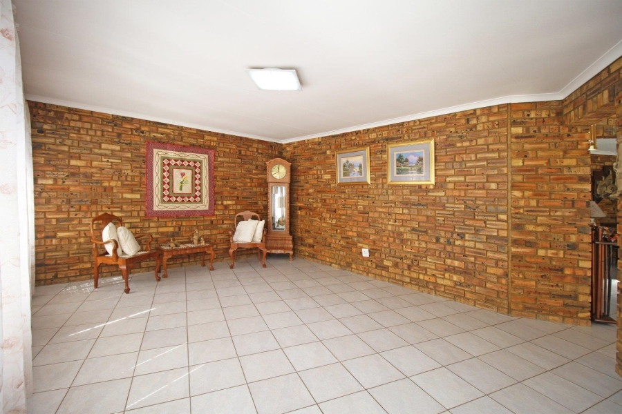 4 Bedroom Property for Sale in Noordheuwel Gauteng