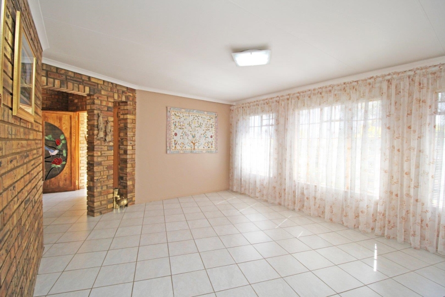 4 Bedroom Property for Sale in Noordheuwel Gauteng