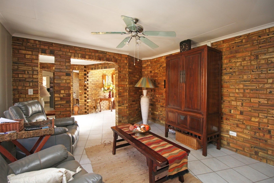 4 Bedroom Property for Sale in Noordheuwel Gauteng