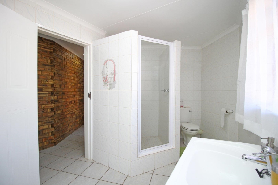 4 Bedroom Property for Sale in Noordheuwel Gauteng
