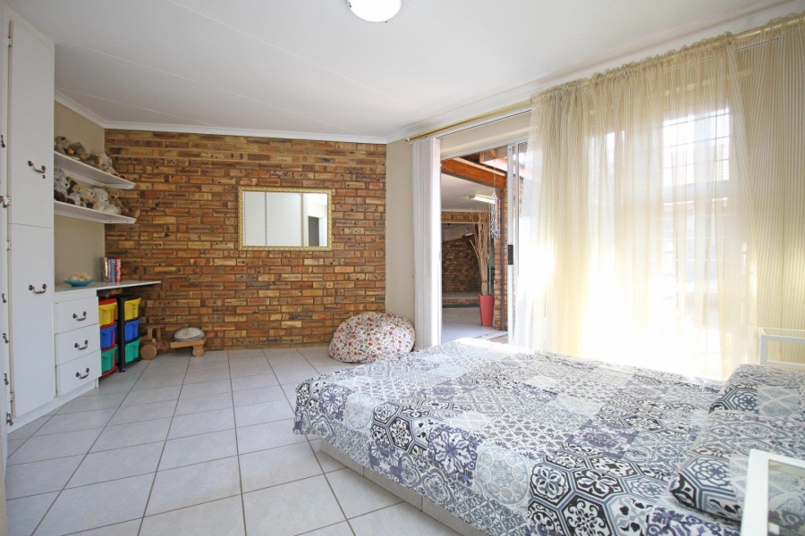 4 Bedroom Property for Sale in Noordheuwel Gauteng
