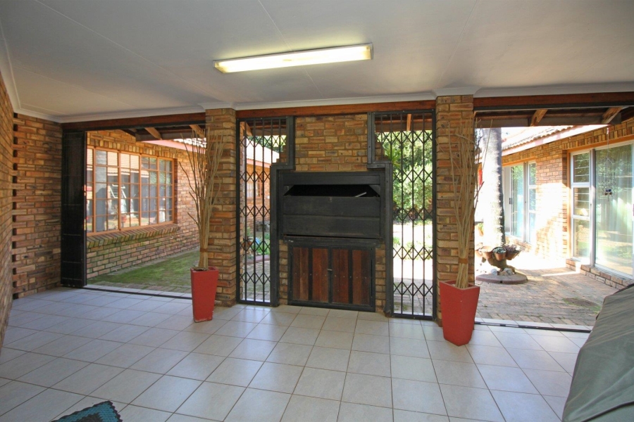4 Bedroom Property for Sale in Noordheuwel Gauteng
