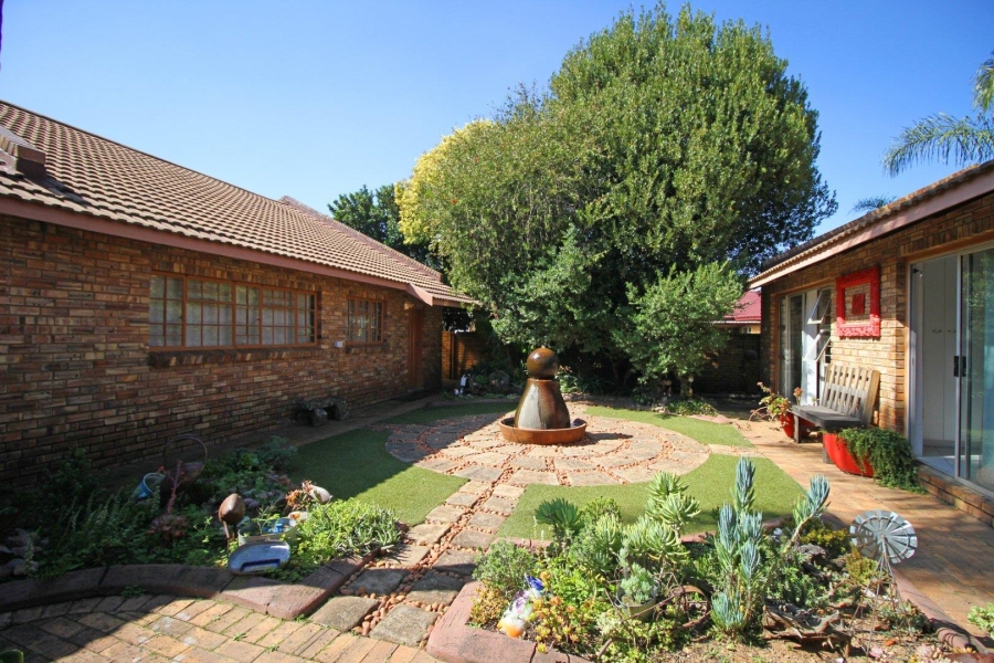 4 Bedroom Property for Sale in Noordheuwel Gauteng