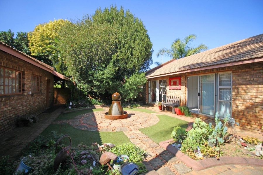 4 Bedroom Property for Sale in Noordheuwel Gauteng