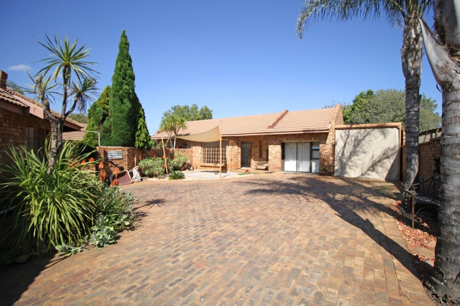 4 Bedroom Property for Sale in Noordheuwel Gauteng