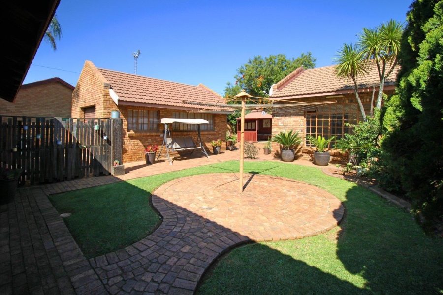 4 Bedroom Property for Sale in Noordheuwel Gauteng