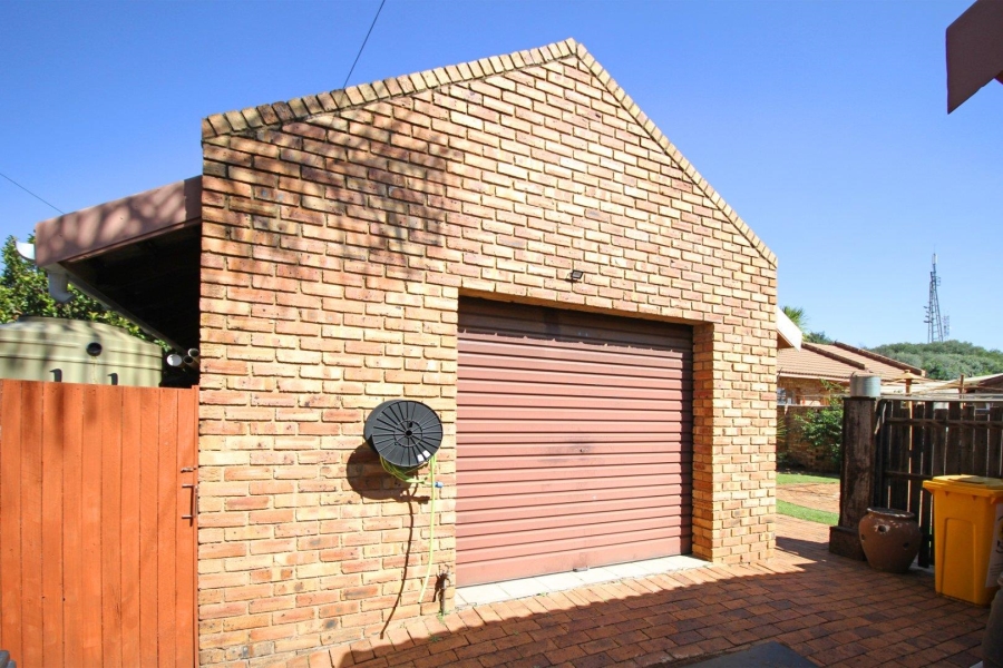 4 Bedroom Property for Sale in Noordheuwel Gauteng