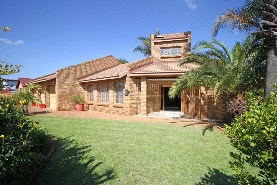4 Bedroom Property for Sale in Noordheuwel Gauteng