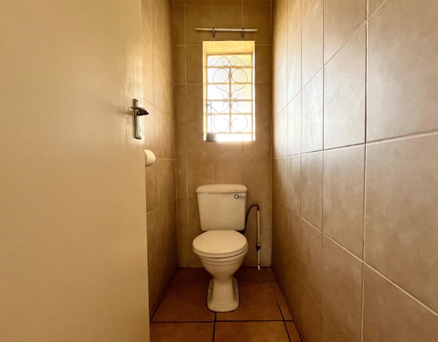 To Let 4 Bedroom Property for Rent in Birchleigh Gauteng
