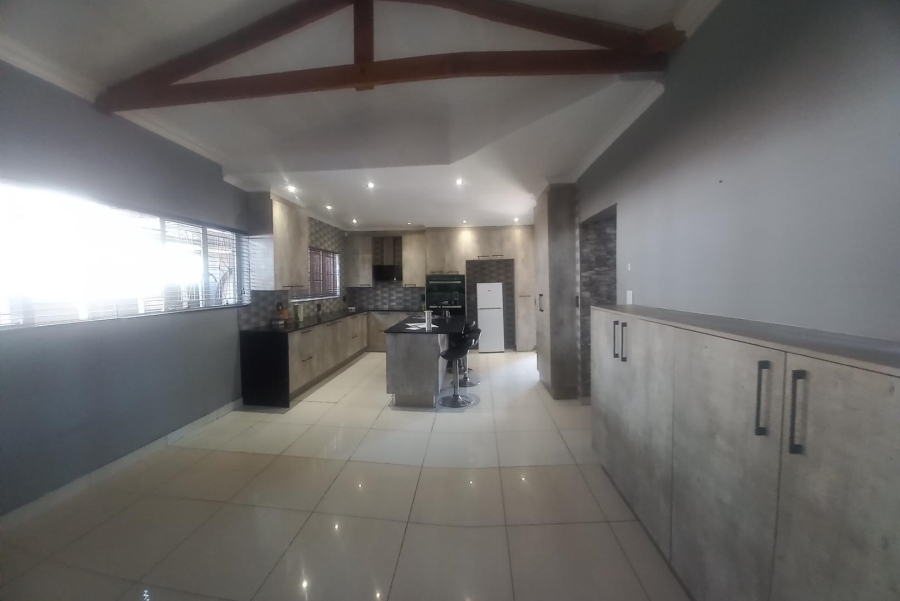 3 Bedroom Property for Sale in Bonaero Park Gauteng
