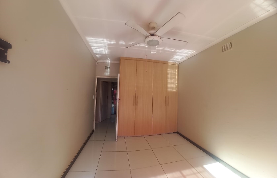 3 Bedroom Property for Sale in Bonaero Park Gauteng