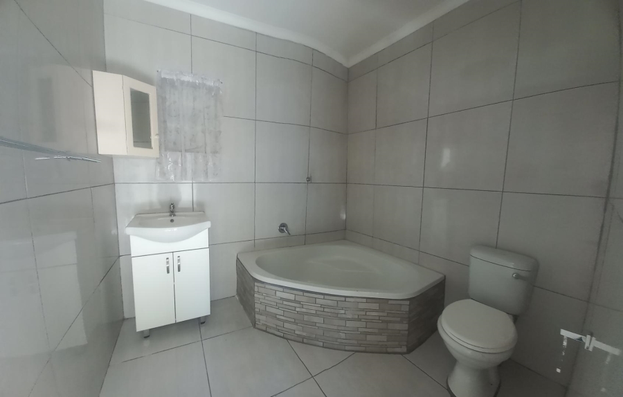 3 Bedroom Property for Sale in Bonaero Park Gauteng