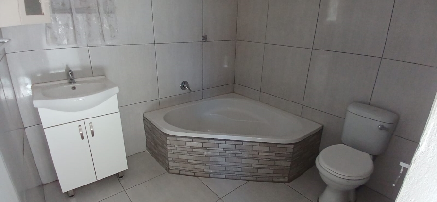 3 Bedroom Property for Sale in Bonaero Park Gauteng