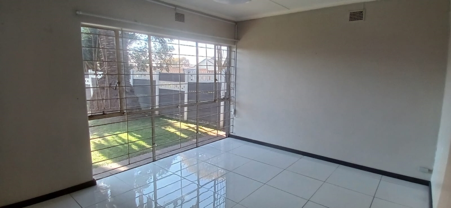 3 Bedroom Property for Sale in Bonaero Park Gauteng