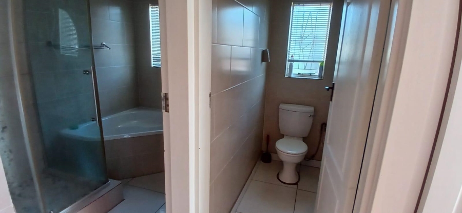 3 Bedroom Property for Sale in Bonaero Park Gauteng