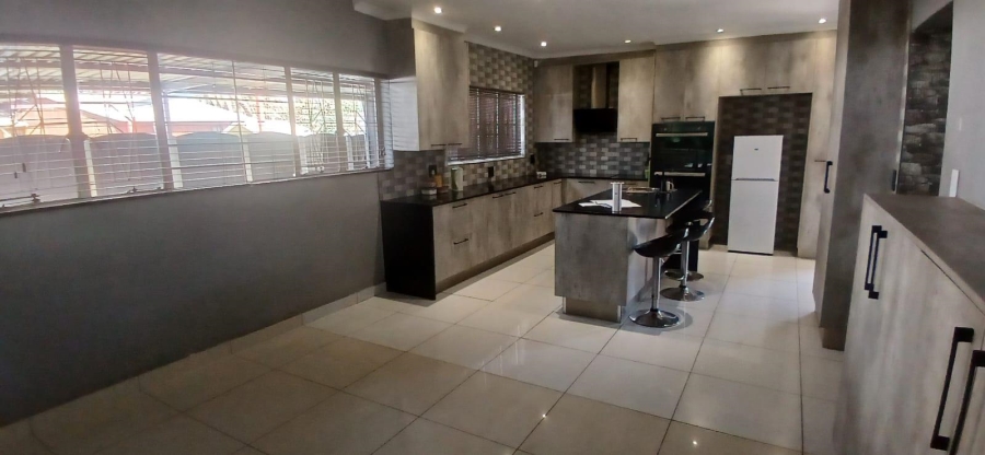 3 Bedroom Property for Sale in Bonaero Park Gauteng