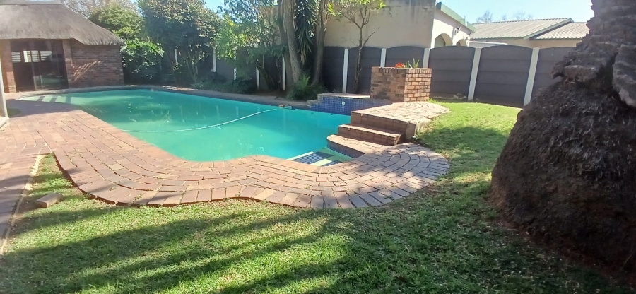 3 Bedroom Property for Sale in Bonaero Park Gauteng