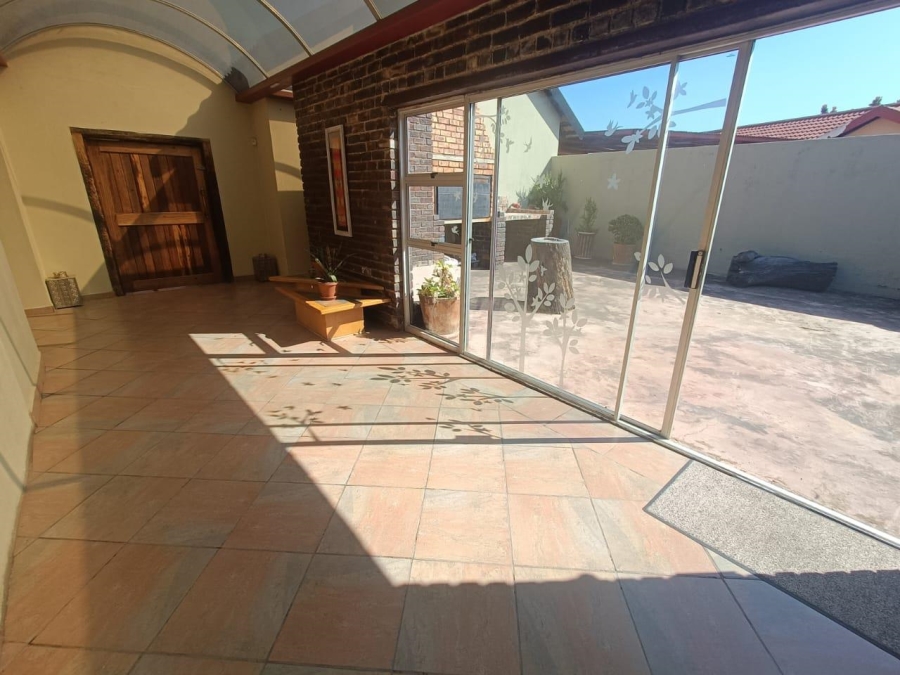 4 Bedroom Property for Sale in The Reeds Gauteng