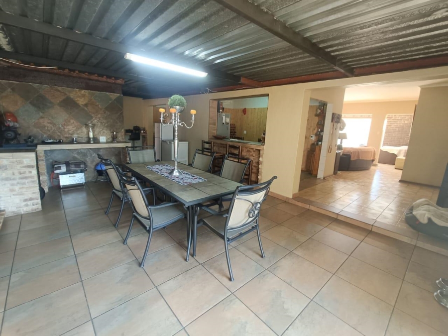 4 Bedroom Property for Sale in The Reeds Gauteng