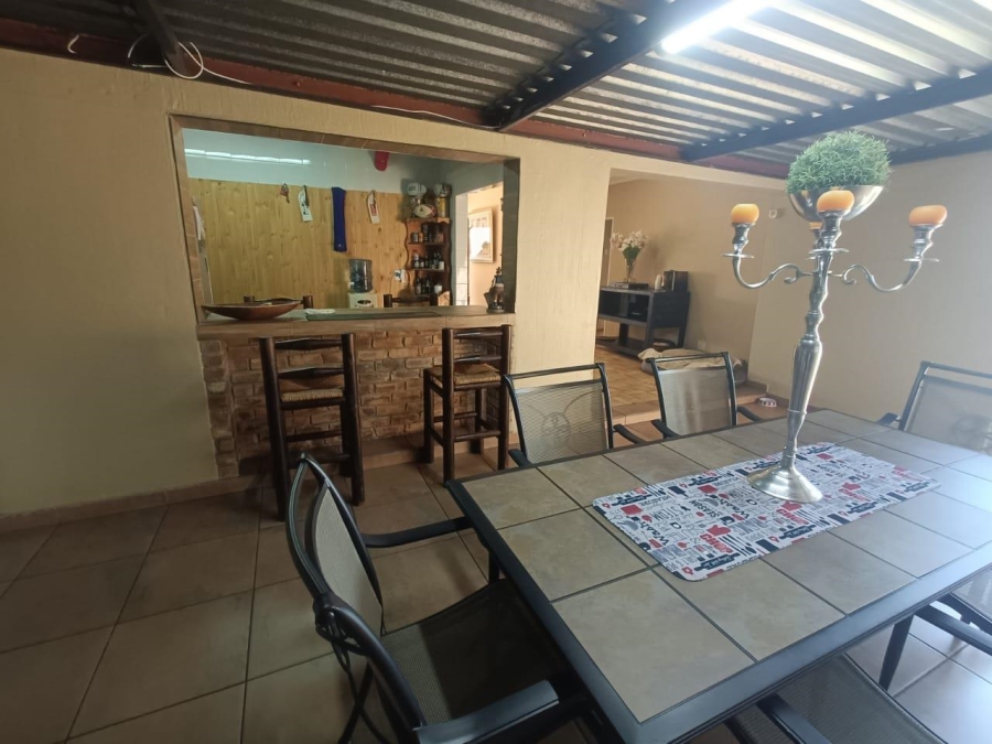 4 Bedroom Property for Sale in The Reeds Gauteng