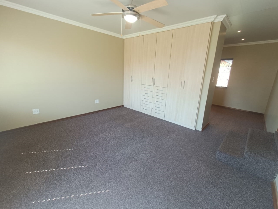 4 Bedroom Property for Sale in The Reeds Gauteng