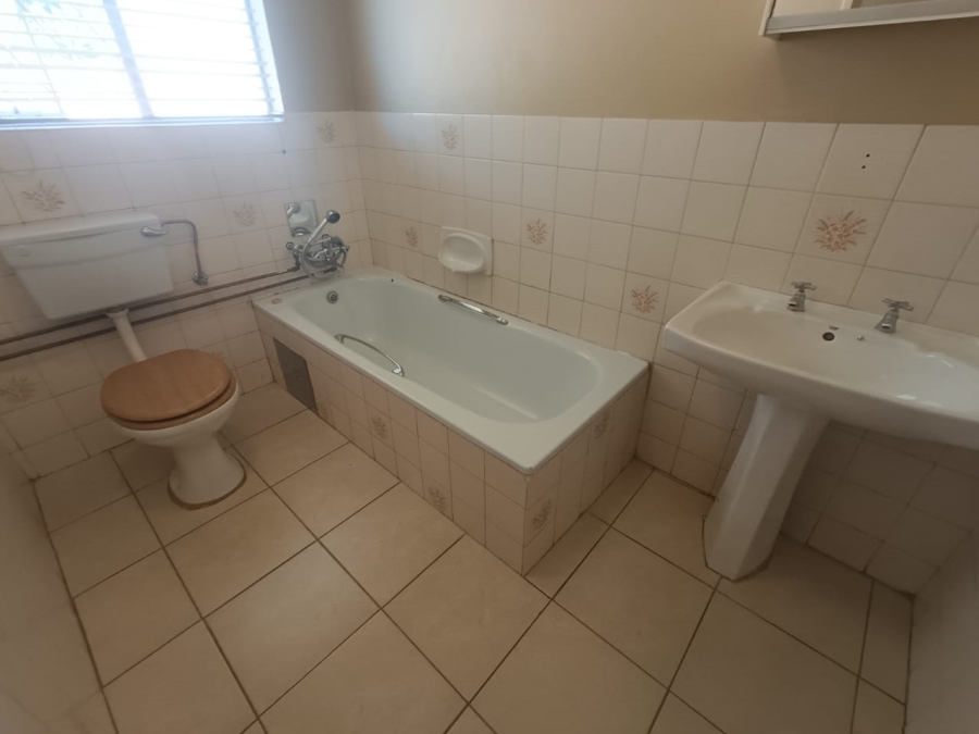 4 Bedroom Property for Sale in The Reeds Gauteng