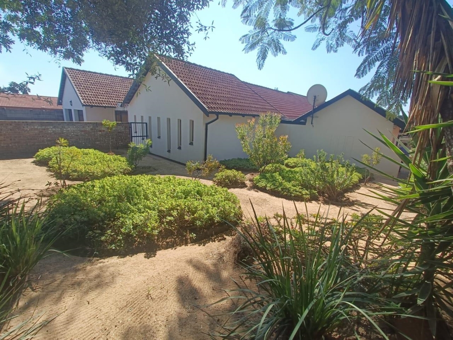 4 Bedroom Property for Sale in The Reeds Gauteng