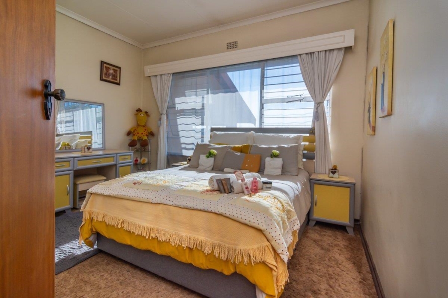 3 Bedroom Property for Sale in Wilro Park Gauteng