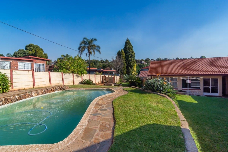3 Bedroom Property for Sale in Wilro Park Gauteng