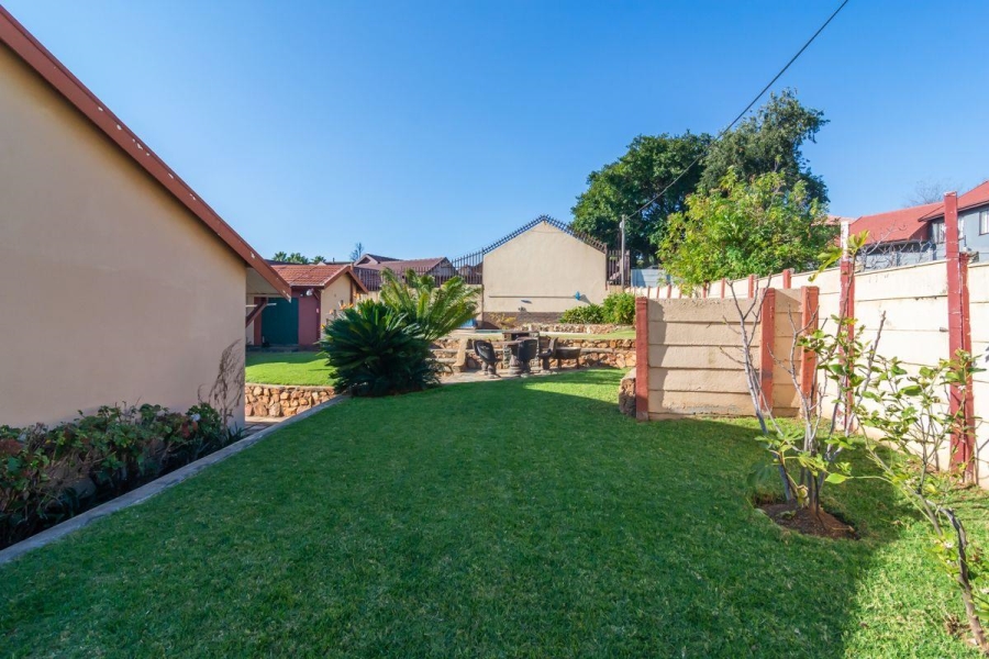 3 Bedroom Property for Sale in Wilro Park Gauteng