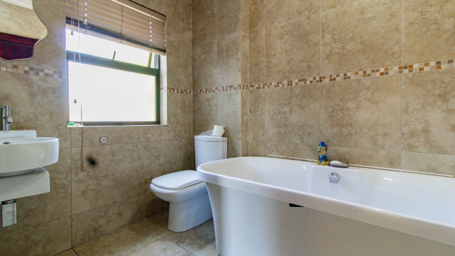 3 Bedroom Property for Sale in Bassonia Gauteng