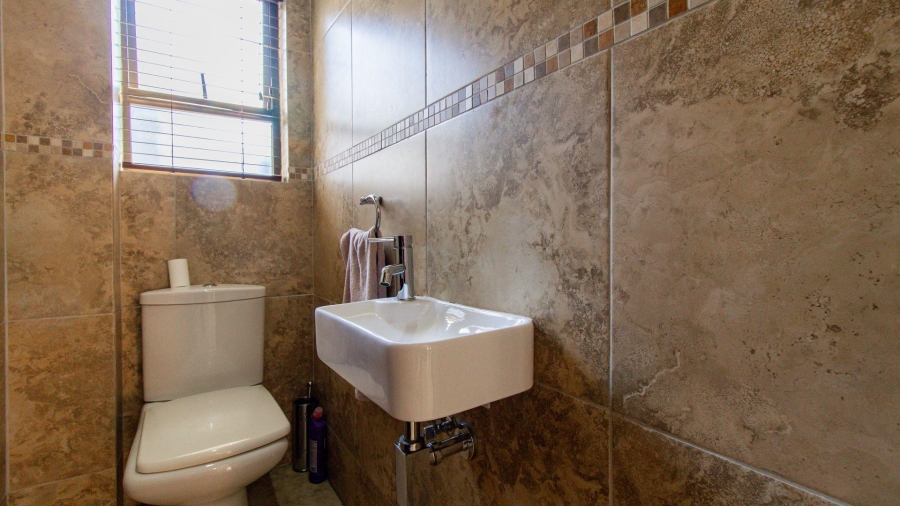 3 Bedroom Property for Sale in Bassonia Gauteng