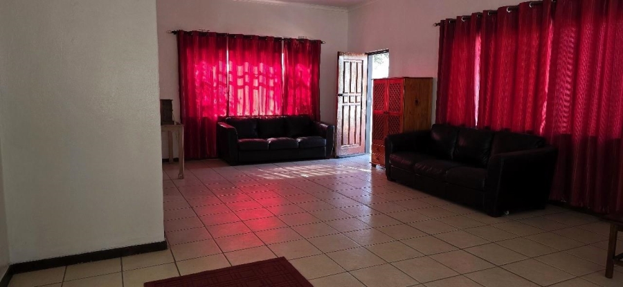 6 Bedroom Property for Sale in Oakdene Gauteng