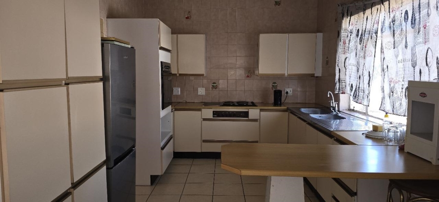 6 Bedroom Property for Sale in Oakdene Gauteng