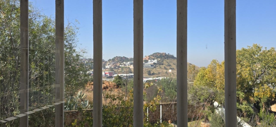 6 Bedroom Property for Sale in Oakdene Gauteng
