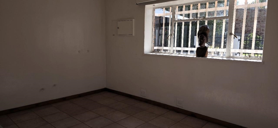 6 Bedroom Property for Sale in Oakdene Gauteng