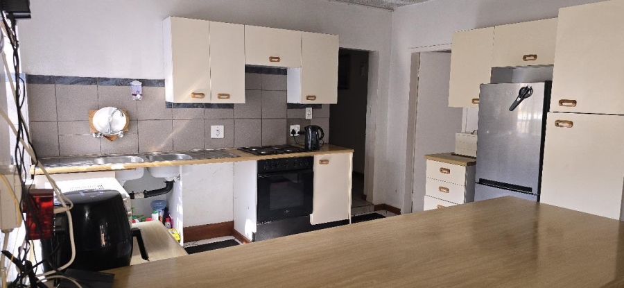 6 Bedroom Property for Sale in Oakdene Gauteng