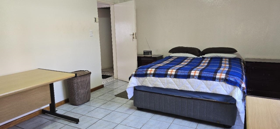 6 Bedroom Property for Sale in Oakdene Gauteng