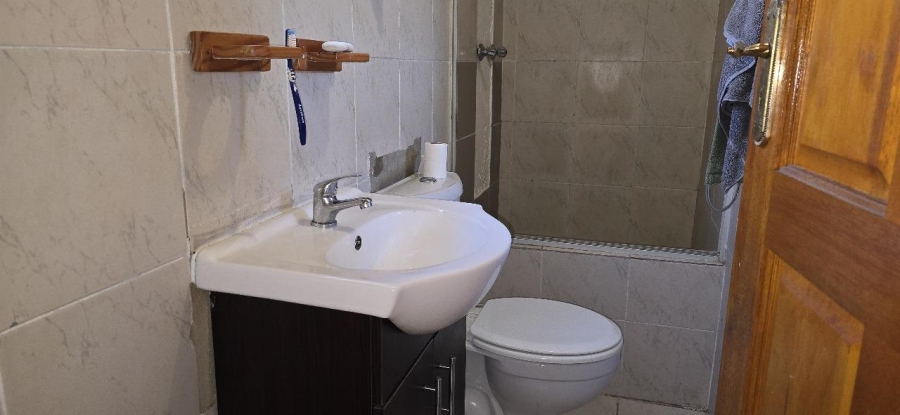6 Bedroom Property for Sale in Oakdene Gauteng