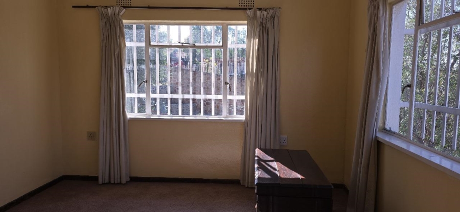 6 Bedroom Property for Sale in Oakdene Gauteng
