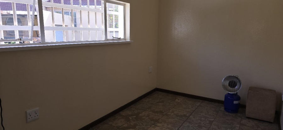 6 Bedroom Property for Sale in Oakdene Gauteng