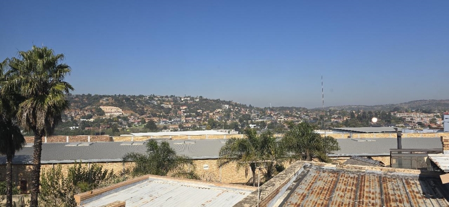 6 Bedroom Property for Sale in Oakdene Gauteng