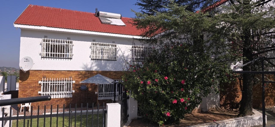 6 Bedroom Property for Sale in Oakdene Gauteng