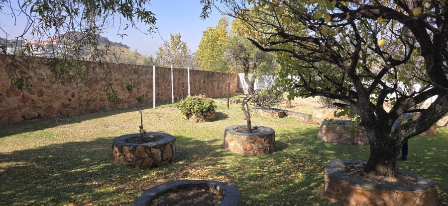 6 Bedroom Property for Sale in Oakdene Gauteng