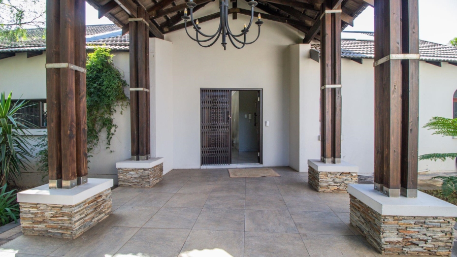5 Bedroom Property for Sale in Lakefield Gauteng