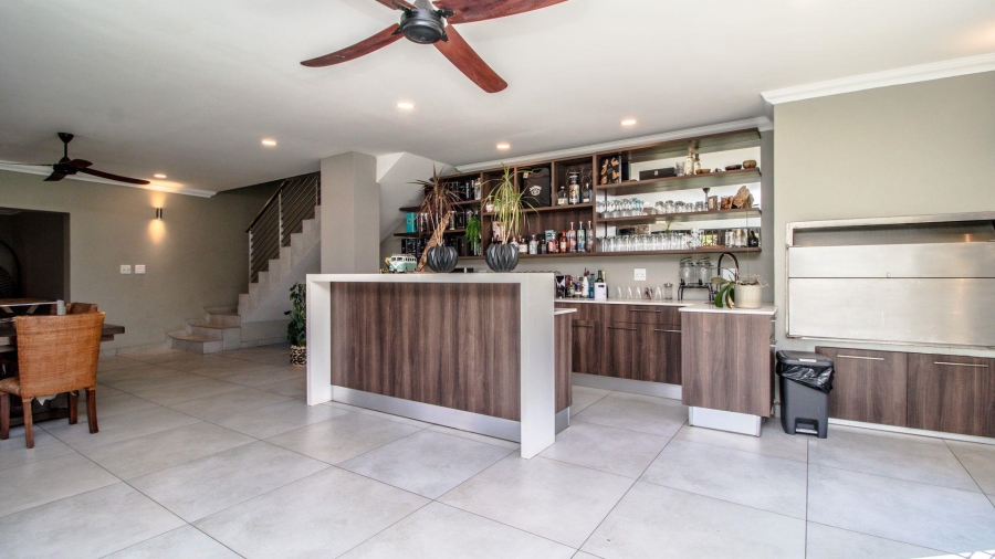 5 Bedroom Property for Sale in Lakefield Gauteng