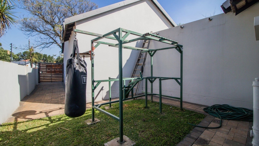5 Bedroom Property for Sale in Lakefield Gauteng